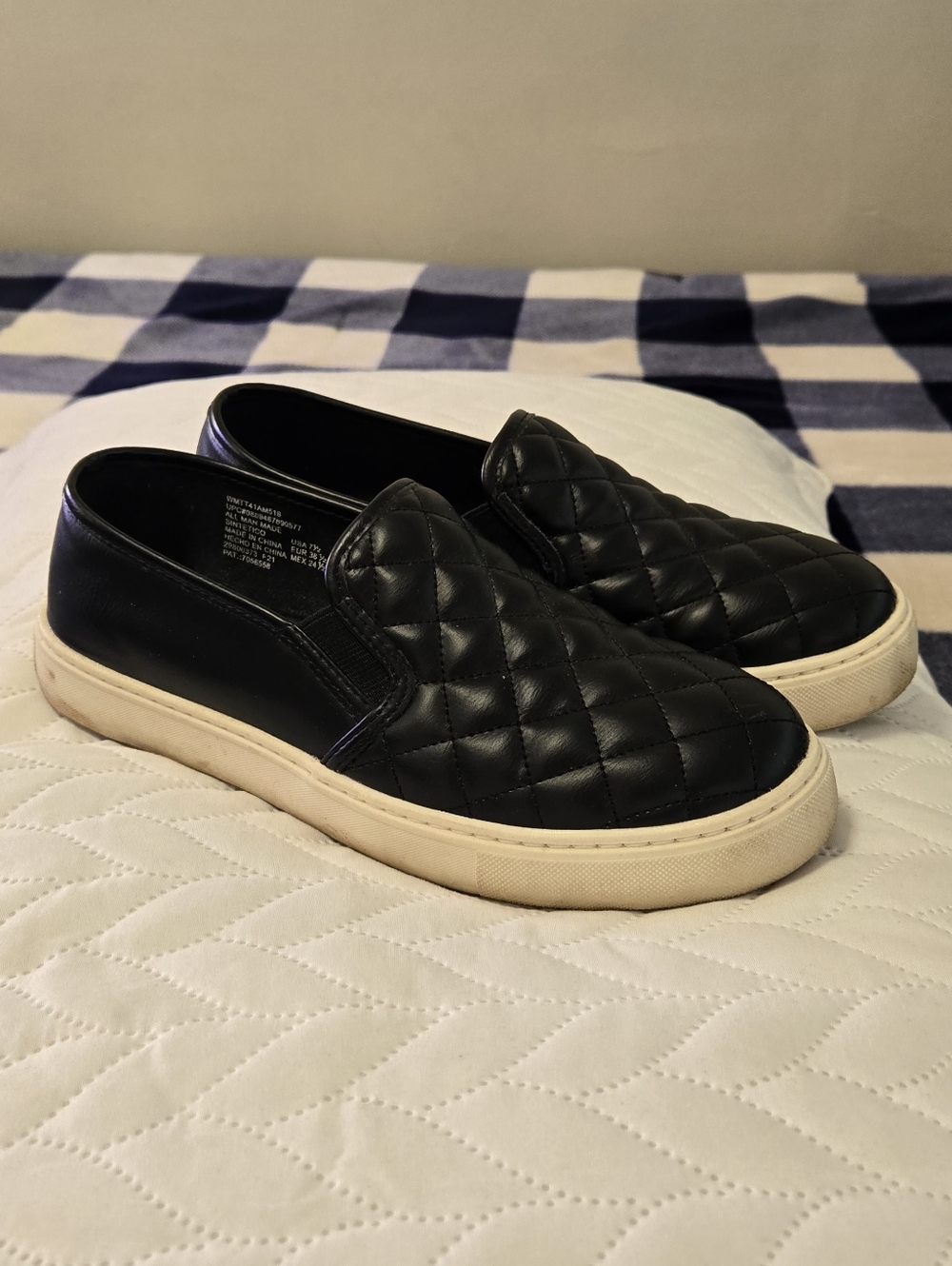 Time And Tru Womens Quilted Slip-On Sneakers - Black